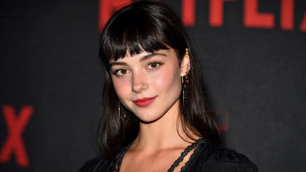 Who Is Amélie Pease? Biography, Career, and Netflix Breakthrough